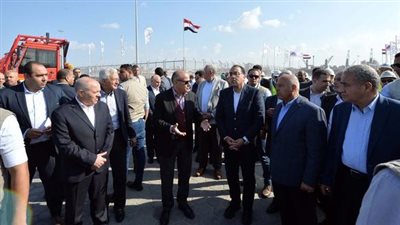 رئيس الوزراء يتفقد محطة 