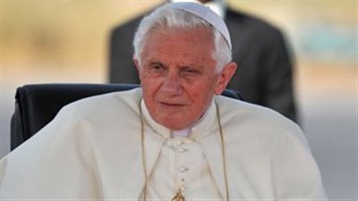 ماكرون ينعى بابا الفاتيكان السابق: عمل بروح من أجل عالم أكثر أخوّة