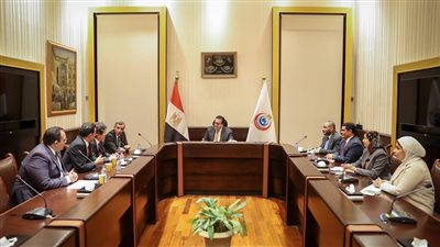 وزير الصحة يبحث مع خبير ياباني سبل التعاون وتبادل الخبرات في جراحات الأطفال 
