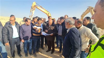 وزير النقل يتفقد مواقع العمل بالخط الثاني للقطار الكهربائي السريع