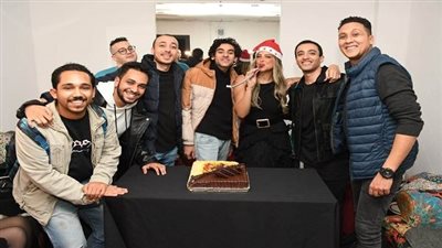 أبطال مسرحية سيدتي الجميلة يحتفلون بالكريسماس مع الجمهور 