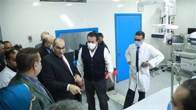 وزير الصحة يتفقد مستشفى الطوارئ داخل شبين الكوم التعليمي