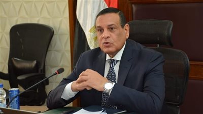 وزير التنمية المحلية يستعرض أهم الانجازات التى تحققت فى برنامج التنمية المحلية بصعيد مصر