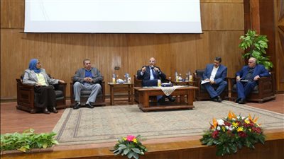  الدكتور سويلم يشارك في ندوة 