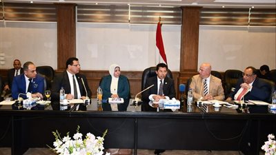 وزير الشباب والرياضة يبحث إطلاق مبادرة المواطن القدوة