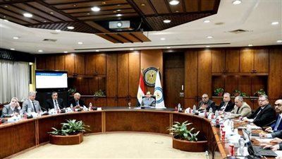 وزير البترول يترأس اجتماع اللجنة العليا للمشروعات بالقطاع