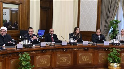 رئيس الوزراء يهنئ المواطنين الأقباط بمناسبة احتفالات عيد الميلاد المجيد