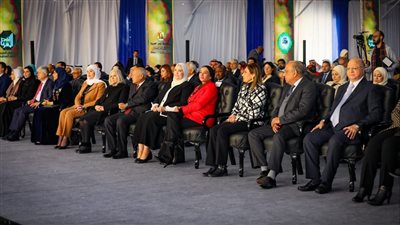 وزيرة البيئة تشارك في افتتاح المعرض العربى للاسر المنتجة 