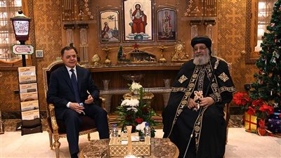 وزير الداخلية يهنئ البابا تواضروس الثانى بمقر الكاتدرائية بالعباسية بعيد الميلاد المجيد
