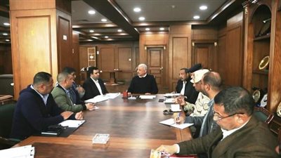 محافظ السويس يشدد بضبط الاسعار وإتخاذ الاجراءات القانونية لمحتكري السلع 