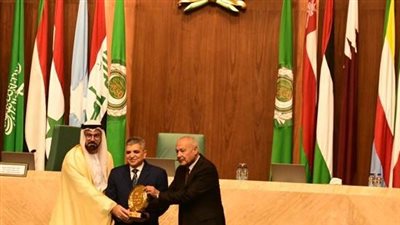 هيئة قناة السويس تحصل على جائزة أفضل هيئة ومؤسسة عربية خلال 2022  