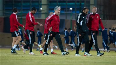 بموافقة كولر ..ساحر برازيلي وهداف فرنسي على أبواب الأهلي