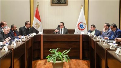 وزير الصحة يوجه ببدء تطوير واعادة تأهيل المستشفيات القديمة 