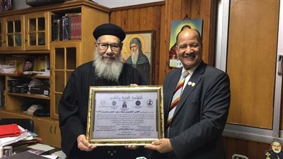 الوطنية لدعم الرئيس تكرم القمص أنطونيوس ميلاد بالسويس 