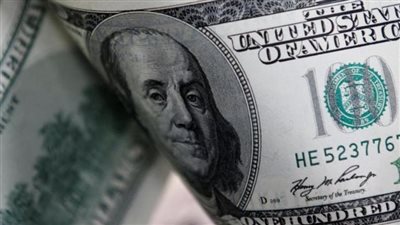سعر الدولار أمام الجنيه.. صدمة في السوق السوداء