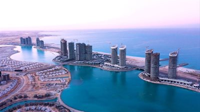 وزير الإسكان يتابع الموقف التنفيذى للمشروعات الجارى تنفيذها بمدينة العلمين الجديدة