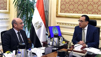 رئيس الوزراء يستعرض ضوابط حوكمة منح صفة الضبطية القضائية للموظفين