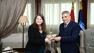 الفريق أسامة ربيع يلتقي نائبة مساعد وزير الخارجية الأمريكية لشئون الأمن الإقليمي 