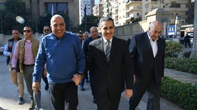 وزير قطاع الأعمال العام يستهل زيارته لشركة غزل المحلة بلقاء محافظ الغربية