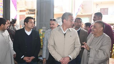 محافظ الفيوم يفتتح معرض 