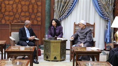 شيخ الأزهر يستقبل وزير الشؤون الإسلامية بجمهورية سنغافورة