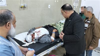  مستشفى السويس تستقبل مصابي حادث إنقلاب ميكروباص القطامية