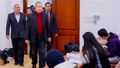 الشرقاوي يتفقد إمتحانات الفصل الدراسي الأول بكليات جامعة السويس
