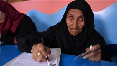 زبيدة الصعيدي.. منوفية تعود إلى التعليم في سن الـ 87