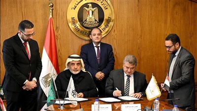 وزير التجارة والصناعة يشهد توقيع مذكرة تفاهم بين مركز تحديث الصناعة ومجموعة العبيكان السعودية