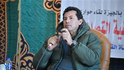 وزير الرياضة يقوم بجولة تفقدية بالمنشآت الشبابية بمحافظة الجيزة 