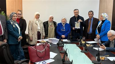 تكريم عمرو الليثي كأفضل اعلامي عام ٢٠٢٢ بكلية الإعلام جامعة القاهرة.. صور