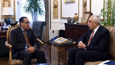 رئيس الوزراء يلتقى سفير جمهورية العراق لدى مصر