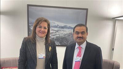 وزيرة التخطيط والتنمية الاقتصادية تلتقي رئيس ومؤسس مجموعة أداني الهندية