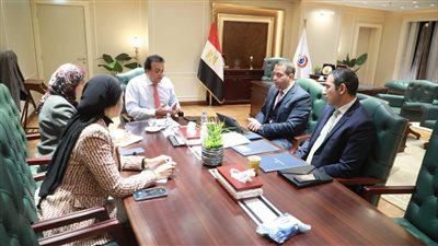 وزير الصحة يبحث مع ممثلي صندوق مصر السيادي فرص الاستثمار فى المجال الصحي 