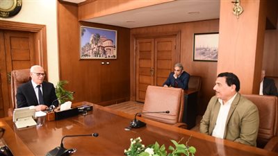 محافظ بورسعيد يتابع سير العمل بمديرية التضامن الاجتماعي 