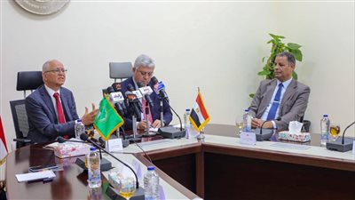 وزير التعليم العالى يوقع اتفاقية إنشاء مقر وكالة الفضاء الإفريقية فى مصر