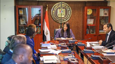 المشاط تلتقي المدير الإقليمي للنمو العادل والتمويل والمؤسسات بمجموعة البنك الدولي