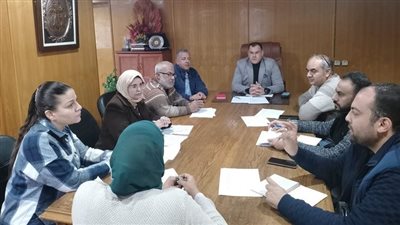 وكيل صحة السويس يترأس الإجتماع الشهري للجنة النفايات الخطرة