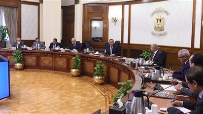 رئيس الوزراء يتابع موقف تطبيق منظومة الشحن المسبق 