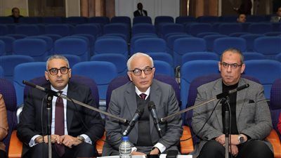 قرارات عاجلة من وزير التعليم لأولياء الامور .. تعزيز قيم الانتماء والتوعية بمخاطر الألعاب الإلكترونية 