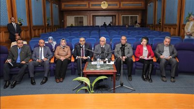 وزير التربية والتعليم يجتمع مع مديري مديريات التربية والتعليم عبر شبكة الفيديو كونفرانس