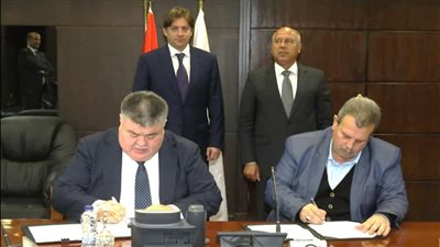 وزير النقل يشهد عقد انشاء ورشة لصيانة وعمرة عربات القطارات الروسية 