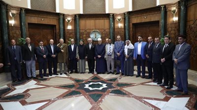 شيخ الأزهر يستقبل أمين عام اتحاد الكتاب العرب ويبحثان سبل تعزيز الهوية العربية 
