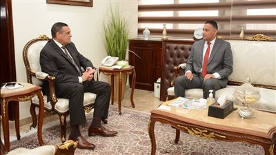 وزير التنمية المحلية يتابع مع محافظ الدقهلية معدلات تنفيذ المشروعات التنموية 