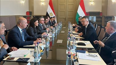 وزيرة التعاون الدولي تعقد جلسة مباحثات موسعة مع وزير الخارجية والتجارة المجري 