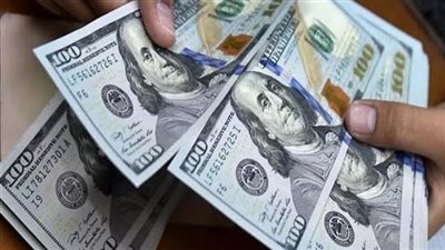 أسعار الذهب والدولار.. استقرار سوق العملة والصاغة