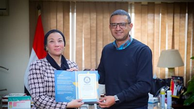 وزيرة البيئة تستقبل المغامر والناشط البيئي المصري علي عبده