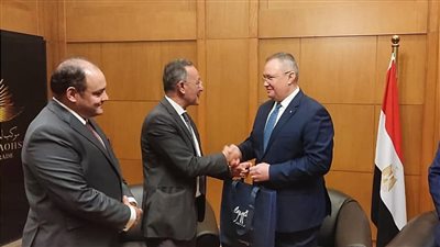 رئيس وزراء جمهورية رومانيا والوفد المرافق له يزور المتحف القومي للحضارة المصرية 