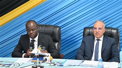 وزير الري يصل لدولة تنزانيا ويبحث مع وزير المياه التنزاني سبل تعزيز التعاون