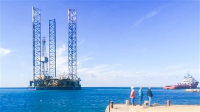 إقتصادية قناة السويس تعلن وصول أول حفار بترولي لميناء الطور